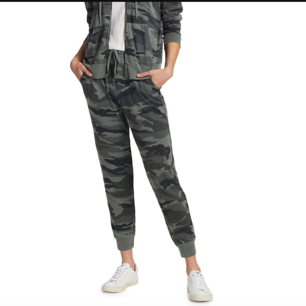 Splendid camo casual jogger pants size medium